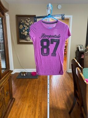 Aeropostale Heathered Pink Graphic Tee with Black '87'
